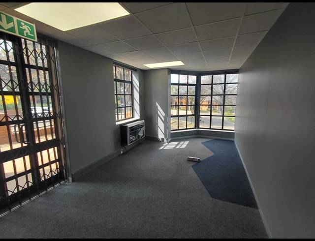 794M² OFFICE TO LET IN LYME PARK